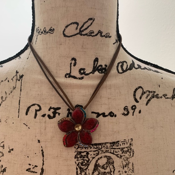 Boutique Jewelry - 🆕 Boutique pink floral faux leather strand pendant necklace